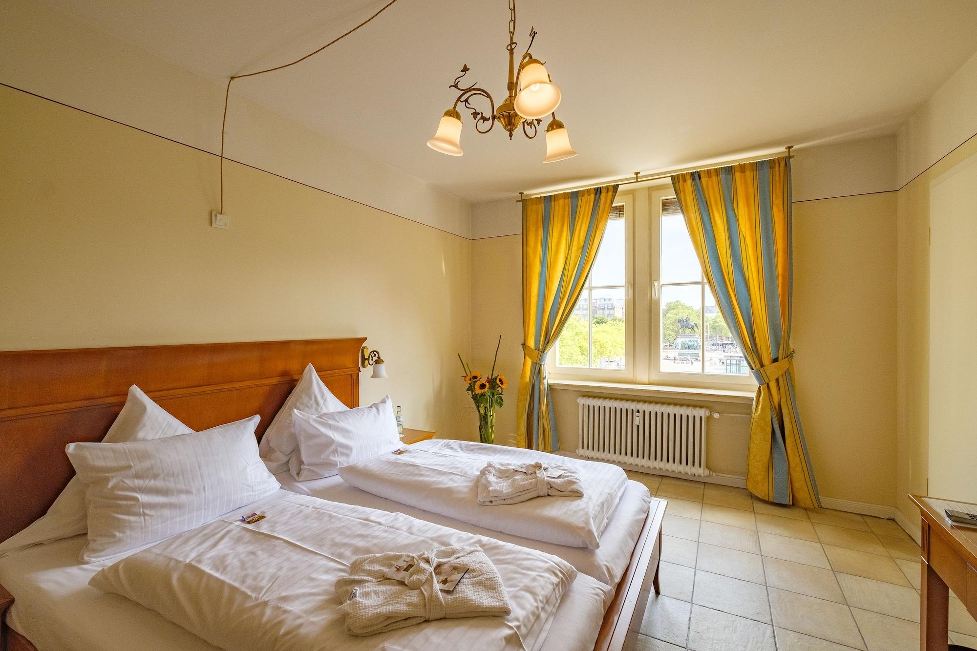 XII Apostel Albergo Cologne Extérieur photo