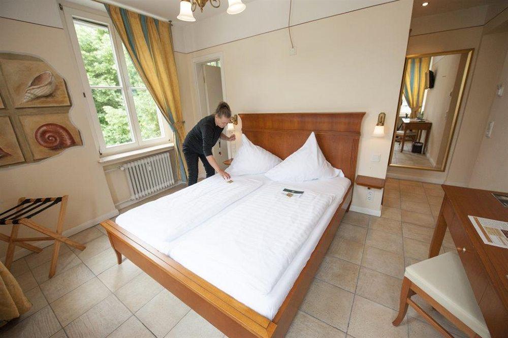 XII Apostel Albergo Cologne Extérieur photo