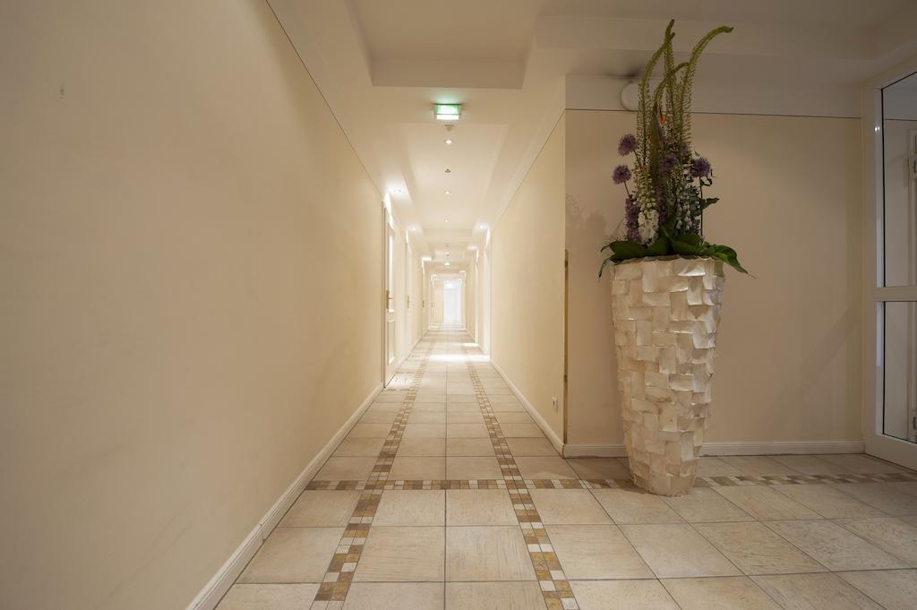 XII Apostel Albergo Cologne Extérieur photo